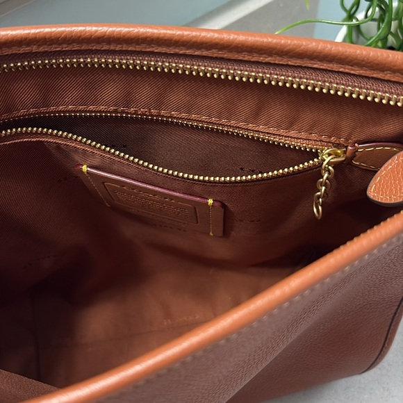 Coach crossbody - Picture 2 of 5